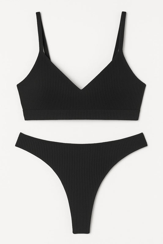 Conjunto LUALUA íntimo canelado preto com top de alças finas e calcinha fio