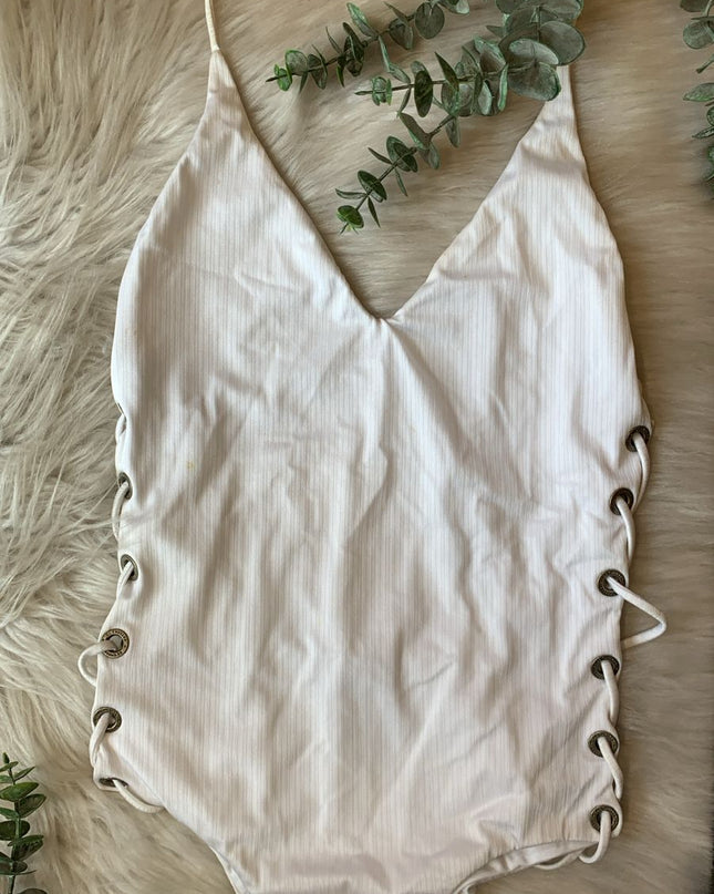 BIQUÍNI DECHELLES CANELADO OFF-WHITE | Elegância & Ajuste Sofisticado