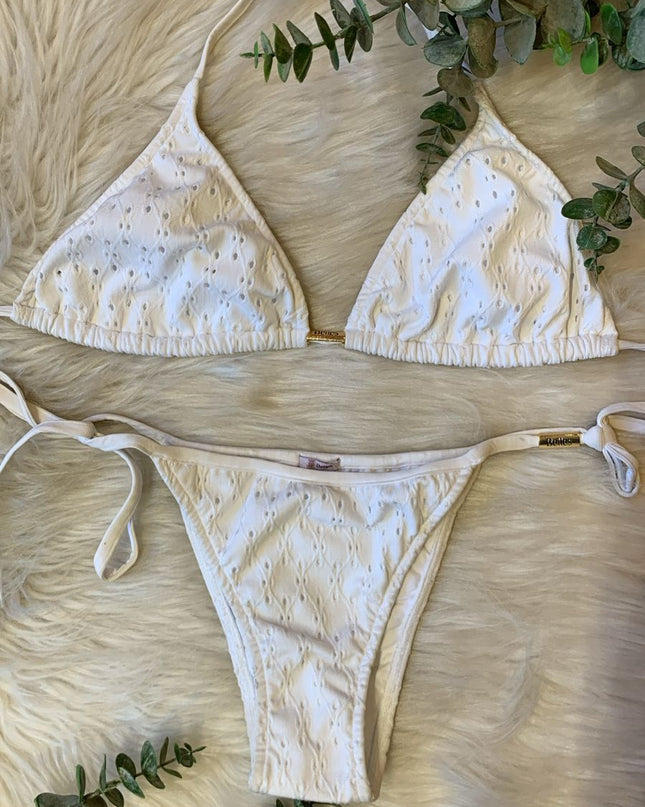 BIQUÍNI Belles BRANCO TEXTURIZADO | Elegância Natural & Romântica