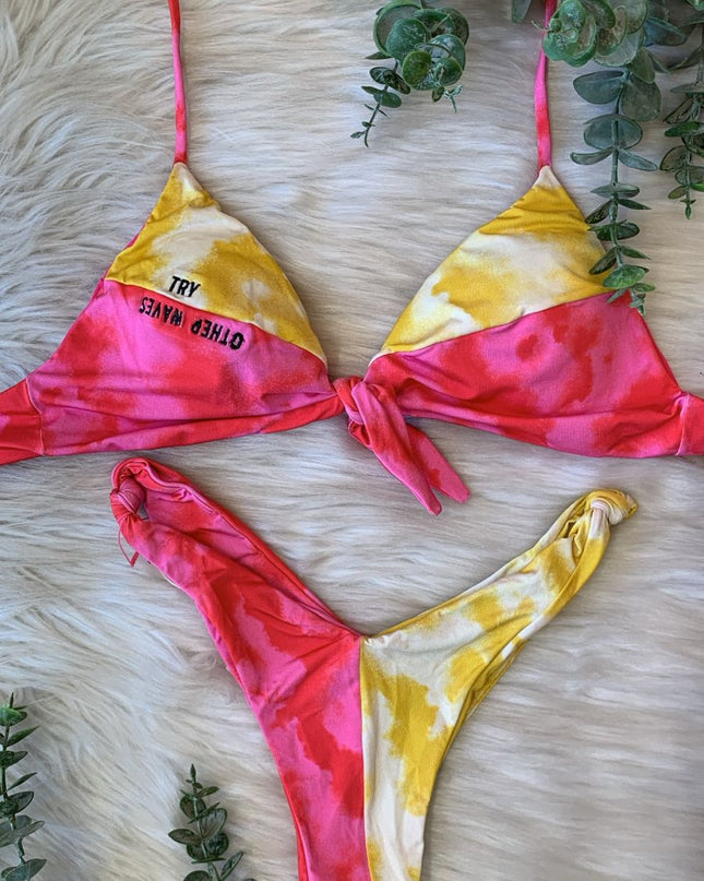 BIQUÍNI Lua Luá – Tie-Dye Vibrante & Cheio de Energia