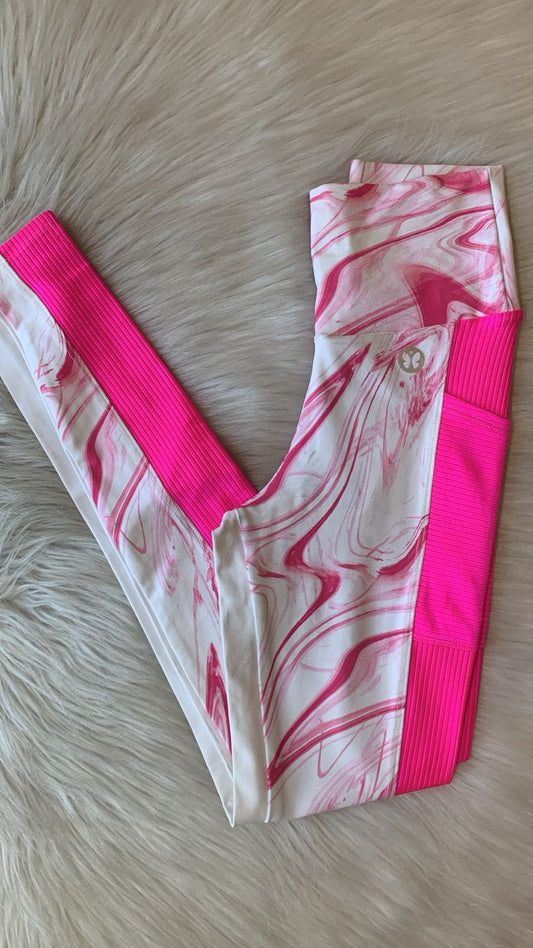 LEGGING FITNESS VESTEM | Marmorizada Rosa & Recortes Canelados
